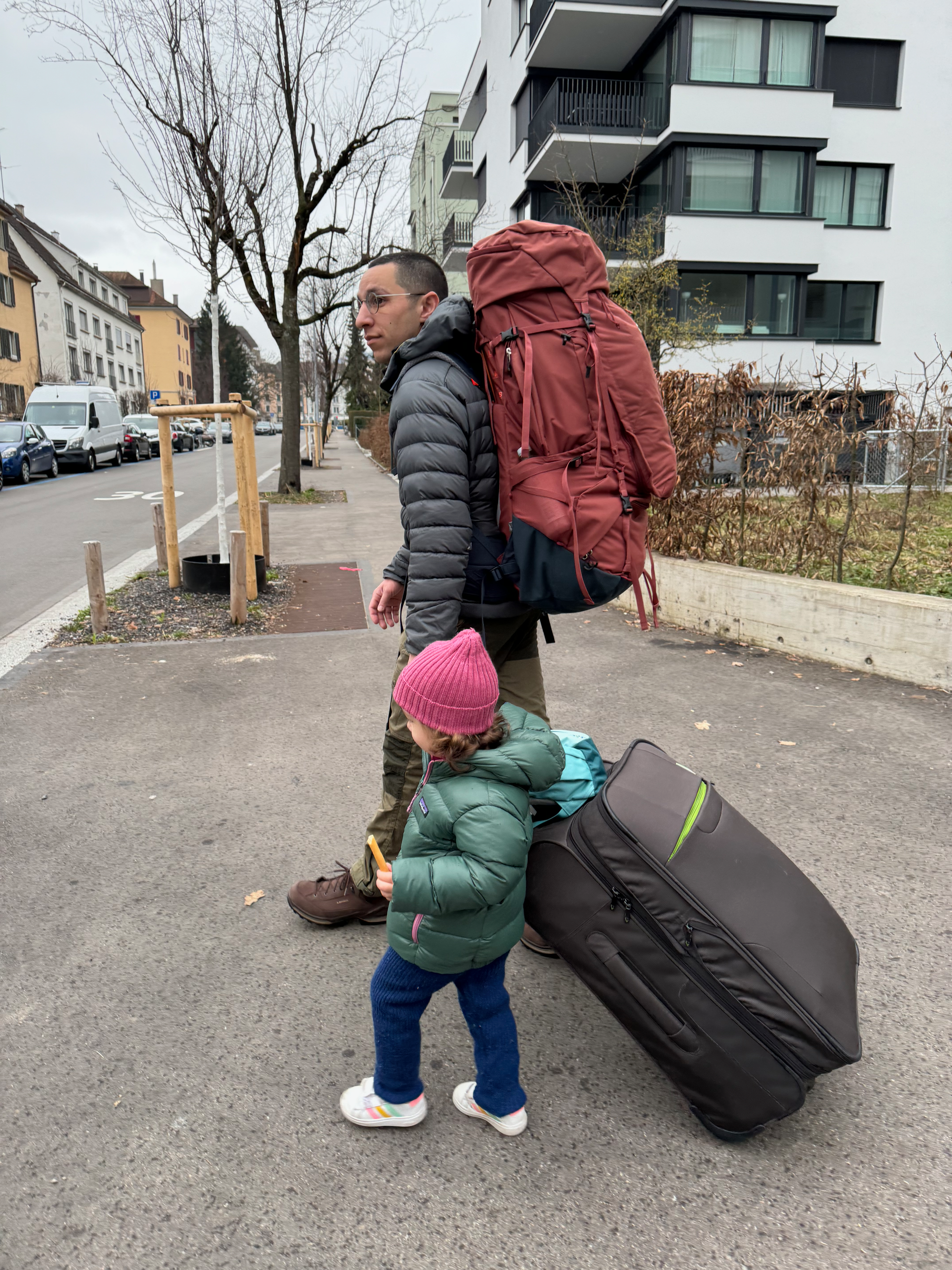 backpack vs suitcase: which one to choose?