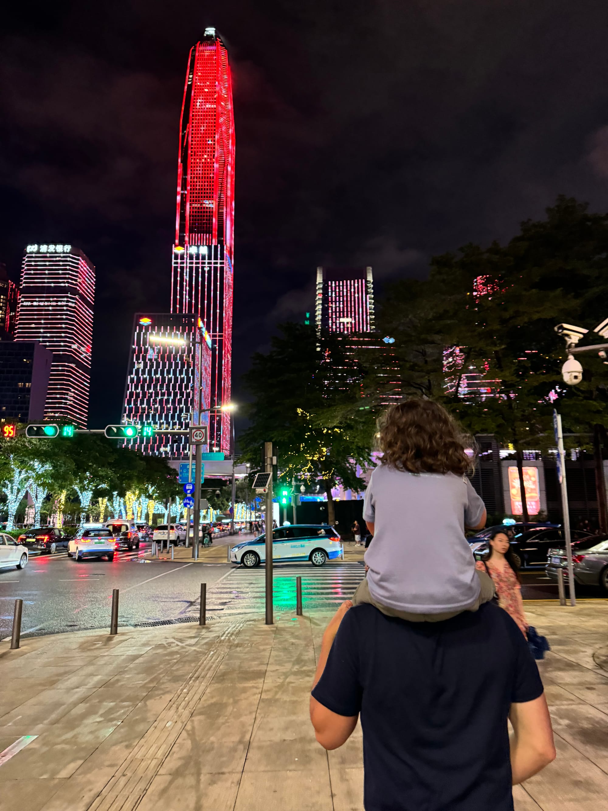 Walking the streets of Shenzhen at night